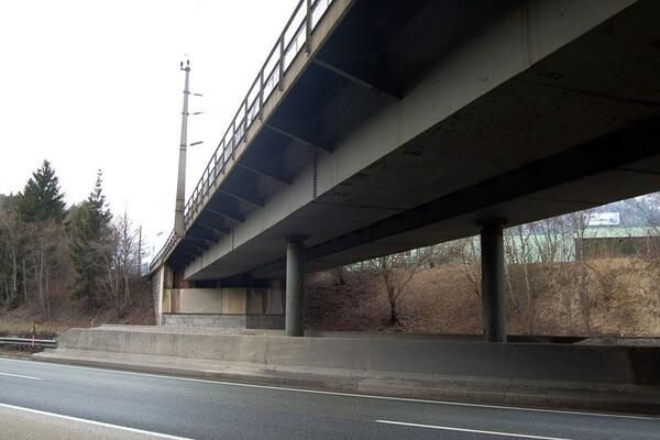 ÖBB-Brücke über die A12 